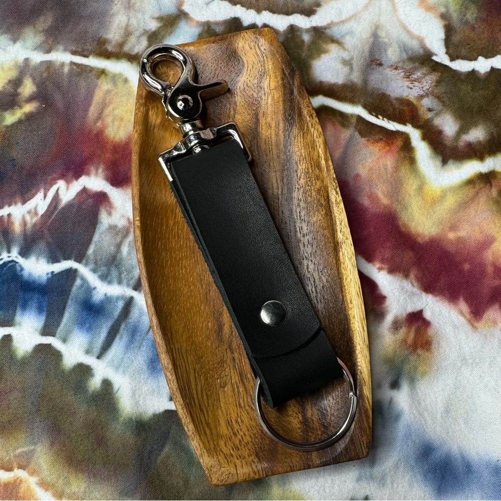 trigger snap keychain black oil tan leather 1” wide 6.5” long